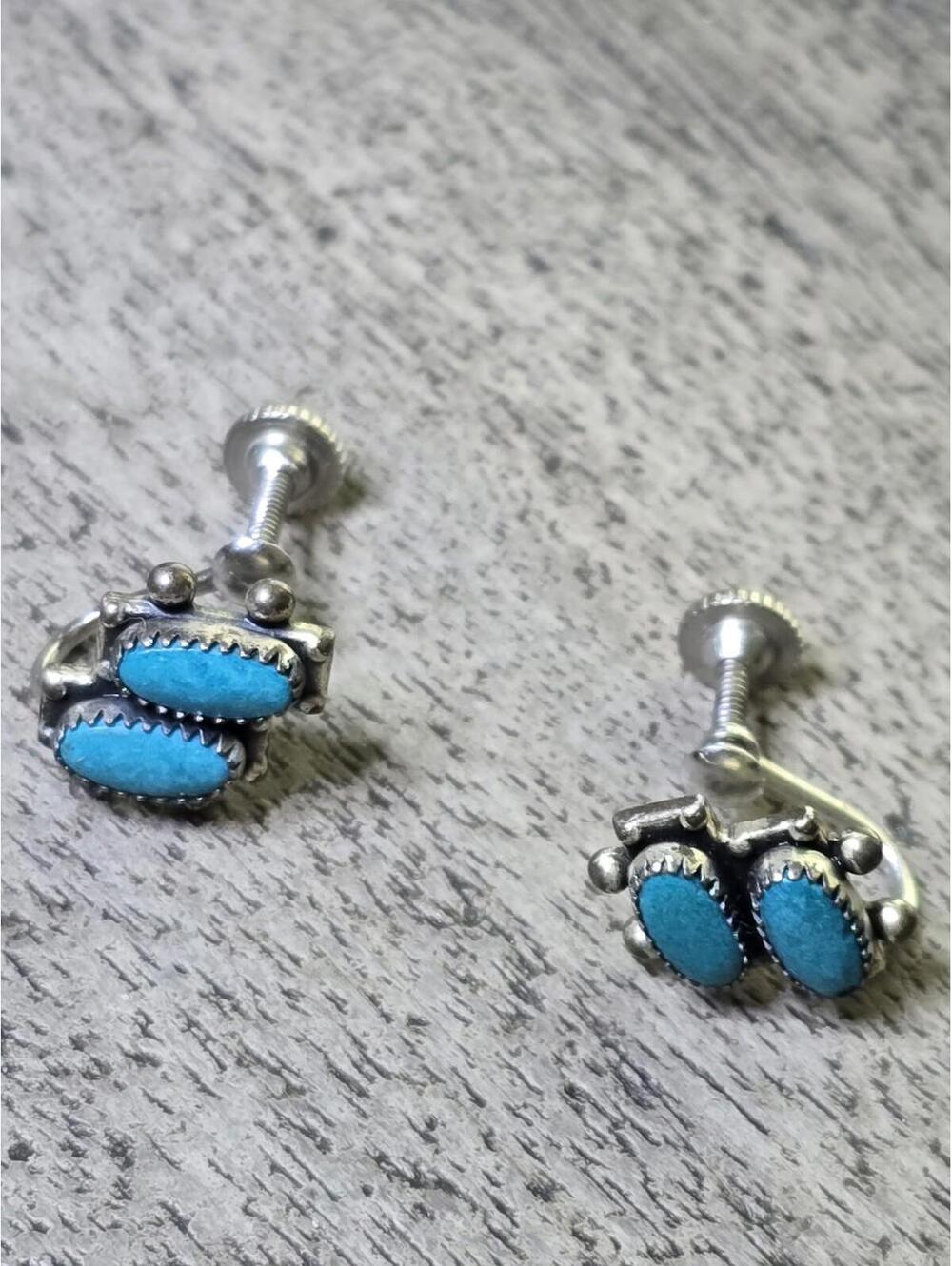 Vintage Southwestern Sterling Turquoise Screw Back Earrings - Picture 2 of 6
